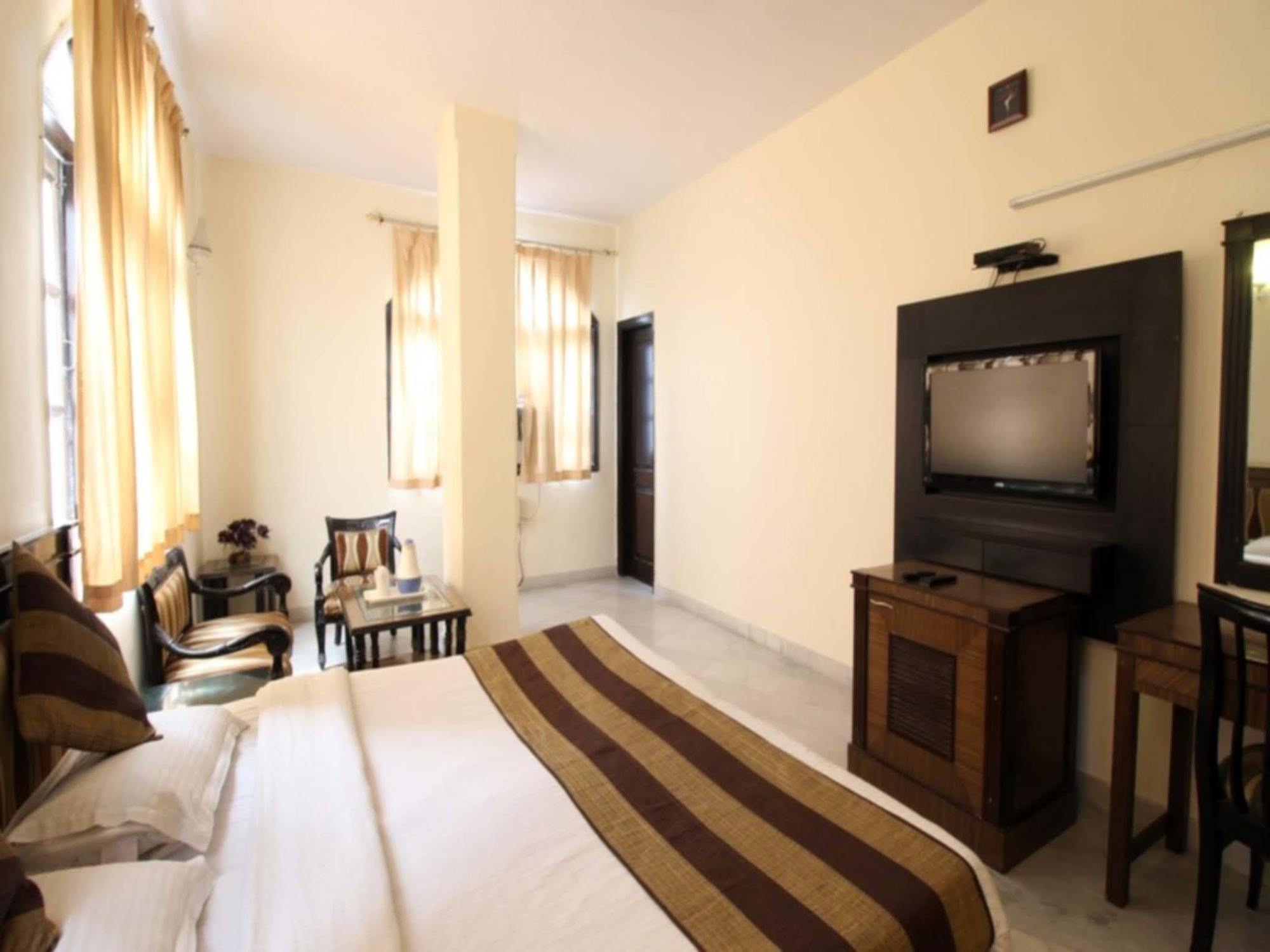 Hotel O Grand Central Delhi  Exterior photo